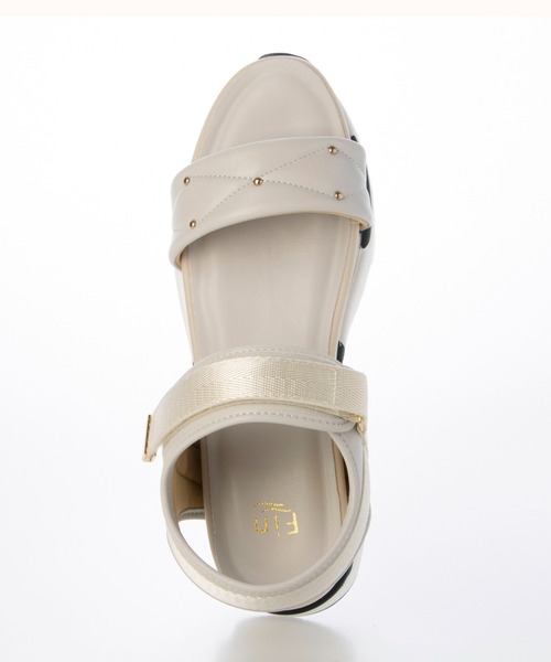 Fin（フィン）の「キルティング厚底ベルクロスポーツサンダル【低反発スポンジ入り】（サンダル・レディース・ブラウン/ブラック/グレー・S/M/L/LL）」の6枚目の写真