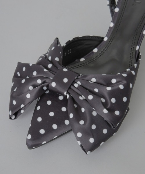 Olu.（オルドット）の「ビッグリボンストラップパンプス（パンプス・レディース・ドット/ブラック/グレー・35/37/39）」の7枚目の写真