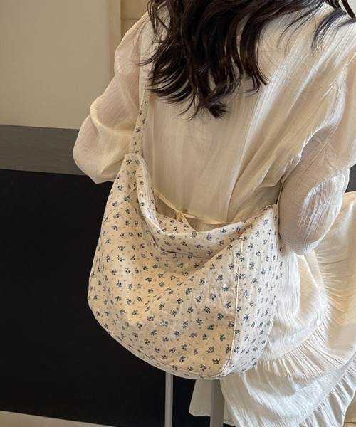 mebole(メボレ)の「Little flower ジップトートバッグ(トートバッグ・レディース・ブルー/ピンク・FREE)」の2枚目の写真