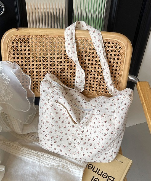 mebole(メボレ)の「Little flower ジップトートバッグ(トートバッグ・レディース・ブルー/ピンク・FREE)」の11枚目の写真