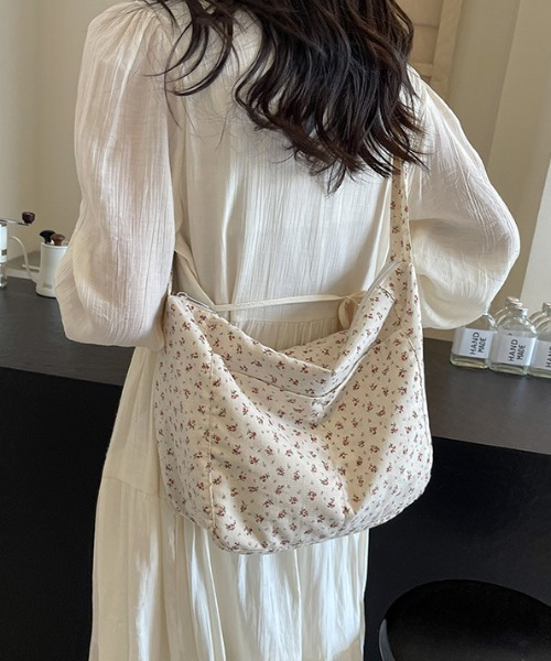 mebole(メボレ)の「Little flower ジップトートバッグ(トートバッグ・レディース・ブルー/ピンク・FREE)」の15枚目の写真