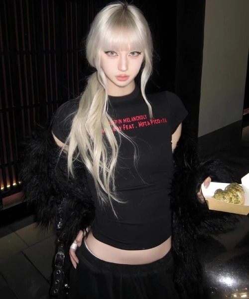DEVICE(デバイス)の「シンプル 英字 ロゴ プリント 韓国 ストリート Y2K 古着風 クルーネック ショート丈 半袖 Tシャツ(Tシャツ/カットソー・レディース・ネイビー/ホワイト/ブラック・FREE)」の22枚目の写真