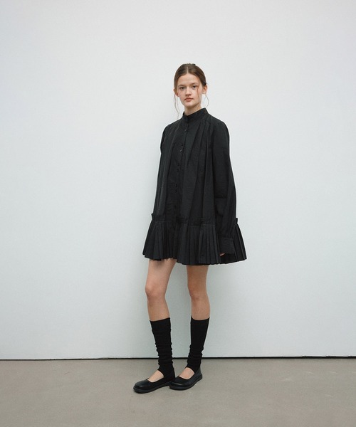 DECADE CLASSIC(ディケイド クラシック)の「DECADE CLASSIC スタンドカラー プリーツ シャツワンピース(シャツワンピース・レディース・ブラック/ホワイト/ライトグレー・FREE)」の20枚目の写真