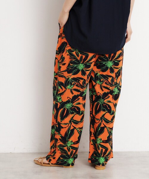 THE SHOP TK (ザ ショップ ティーケー )の「レーヨンリネン総柄ワイドパンツ【洗える】(その他パンツ・レディース・ブルー系その他2/オレンジ系その他2・99)」の4枚目の写真