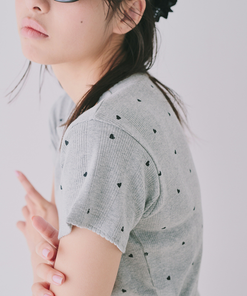 U by SPICK&SPAN 針抜きリブハートグレートップス新品 セール】針抜きリブハートプリントトップス（Tシャツ/カットソー