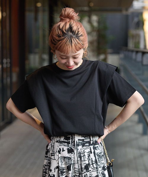 B.C STOCK(ベーセーストック)の「《追加》【WEB限定】ウォッシャブル / 接触冷感 ラッフルショルダーTシャツ(Tシャツ/カットソー・レディース・ホワイト・FREE)」の6枚目の写真