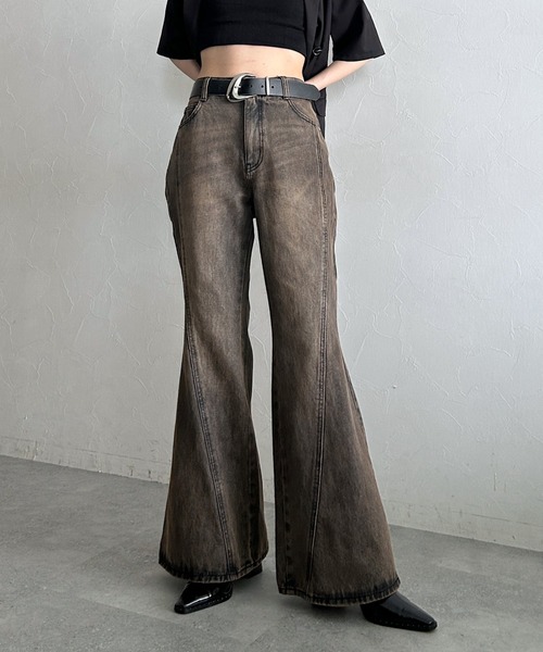 PAGEBOY(ページボーイ)の「スリムレッグフレアデニム/脚長効果抜群【4color/4size】(デニムパンツ・レディース・ブルー系その他/ブラック/ブルー系その他2/ネイビー系/ブラウン系その他/ブラック系その他/ブルー系その他3/ブラック系その他2/ライトブルー/ブラウン系その他2・X-SMALL/SMALL/MEDIUM/LARGE)」の6枚目の写真
