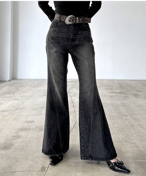 PAGEBOY（ページボーイ）の「スリムレッグフレアデニム【4color/4size】（デニムパンツ・レディース・ブルー系その他/ブラック/ブルー系その他2/ネイビー系/ブラウン系その他/ブラック系その他/ブルー系その他3・X-SMALL/SMALL/MEDIUM/LARGE）」の2枚目の写真