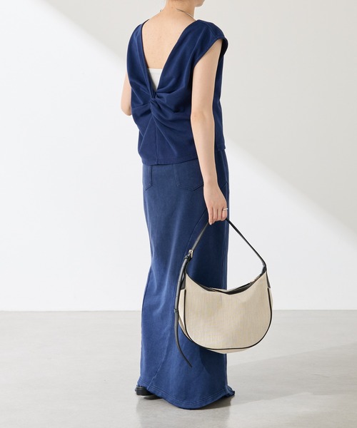 COLLAGE GALLARDAGALANTE（コラージュガリャルダガランテ）の「Q.anos/ツイストカットベスト（ベスト・レディース・グレー/ブルー・FREE）」の18枚目の写真