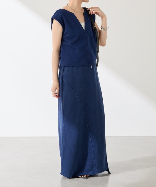 COLLAGE GALLARDAGALANTE（コラージュガリャルダガランテ）の「Q.anos/ツイストカットベスト（ベスト・レディース・グレー/ブルー・FREE）」の19枚目の写真