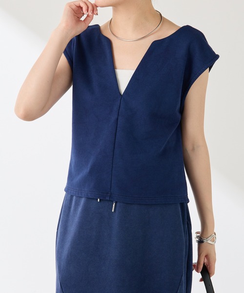 COLLAGE GALLARDAGALANTE（コラージュガリャルダガランテ）の「Q.anos/ツイストカットベスト（ベスト・レディース・グレー/ブルー・FREE）」の13枚目の写真