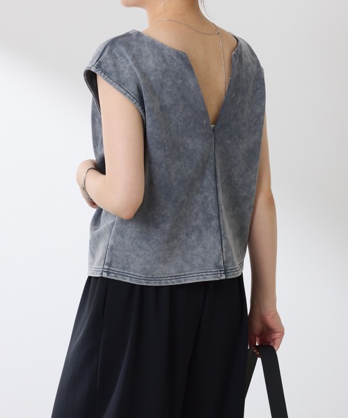 COLLAGE GALLARDAGALANTE（コラージュガリャルダガランテ）の「Q.anos/ツイストカットベスト（ベスト・レディース・グレー/ブルー・FREE）」の6枚目の写真