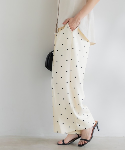 coca（coca）（コカ）の「ドット柄センタープレスワイドパンツ セットアップ可能（スラックス・レディース・アイボリー/ブラック・S/L/M）」の15枚目の写真