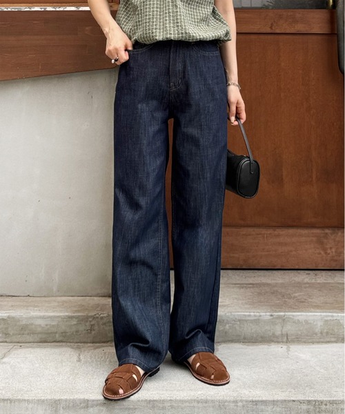 LE MORE(リモア)の「ノンフェードセミワイドストレートデニムパンツ(デニムパンツ・レディース・ネイビー・S/M)」の13枚目の写真