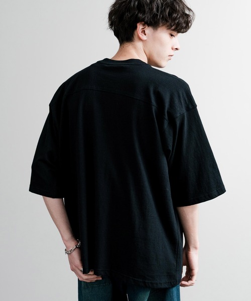 Audience（オーディエンス）の「Upscape Audience アップスケープオーディエンス 日本製 国産ラフィー天竺5.5オンスフットボール半袖Tシャツ AUD6644（Tシャツ/カットソー・メンズ・オートミール/杢グレー/スミクロ/オフホワイト/ブラック・M/L）」の10枚目の写真