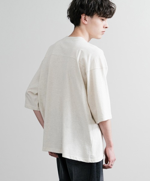 Audience（オーディエンス）の「Upscape Audience アップスケープオーディエンス 日本製 国産ラフィー天竺5.5オンスフットボール半袖Tシャツ AUD6644（Tシャツ/カットソー・メンズ・オートミール/杢グレー/スミクロ/オフホワイト/ブラック・M/L）」の18枚目の写真