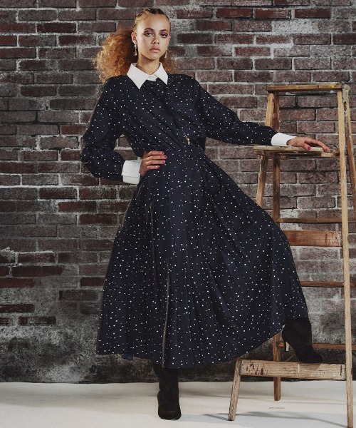 DOUBLE STANDARD CLOTHING(ダブルスタンダードクロージング)の「ポリエステルサテン 星柄プリーツスカート(スカート・レディース・ネイビー・36/38)」の2枚目の写真