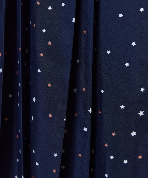 DOUBLE STANDARD CLOTHING(ダブルスタンダードクロージング)の「ポリエステルサテン 星柄プリーツスカート(スカート・レディース・ネイビー・36/38)」の11枚目の写真