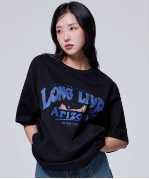 Vini(ヴィニ)の「アリゾナキャンプレタリング半袖Tシャツ(Tシャツ/カットソー・レディース・ライトベージュ/ブラック/ホワイト・LARGE/MEDIUM/SMALL)」の1枚目の写真