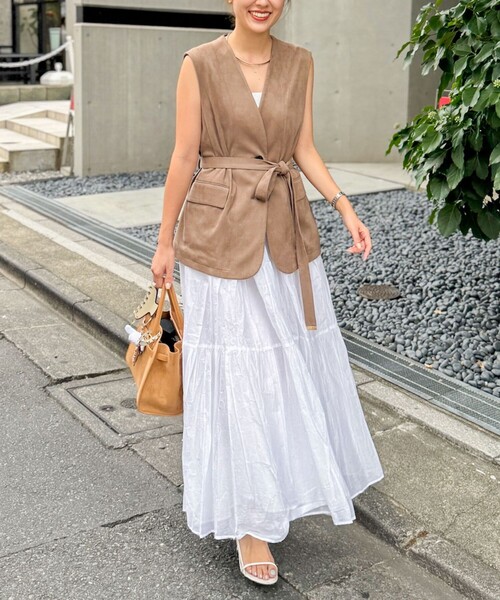 NOLLEY’S（ノーリーズ）の「《セットアップ対応》ストレッチスエードベルテッドジレ（ベスト・レディース・ブラウン/ベージュ・38）」の20枚目の写真