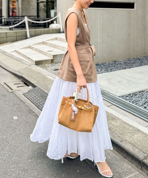 NOLLEY’S（ノーリーズ）の「《セットアップ対応》ストレッチスエードベルテッドジレ（ベスト・レディース・ブラウン/ベージュ・38）」の21枚目の写真