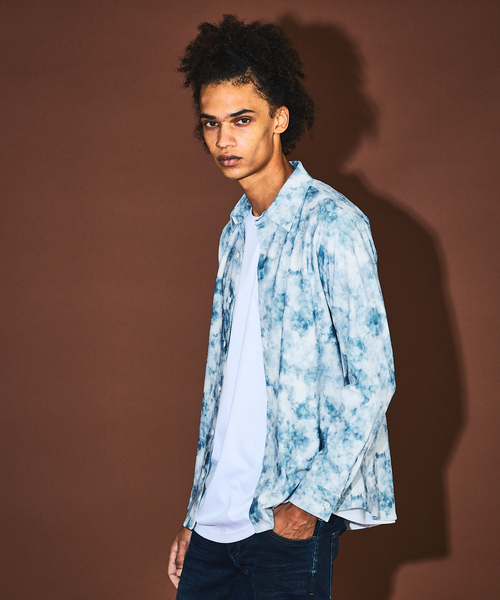 5351 POUR LES HOMMES（ゴーサンゴーイチプールオム）の「クラウドプリント ストレッチ ジャージー シャツ（シャツ/ブラウス・メンズ・ブラック/ブルー・44/46/48/50）」の4枚目の写真