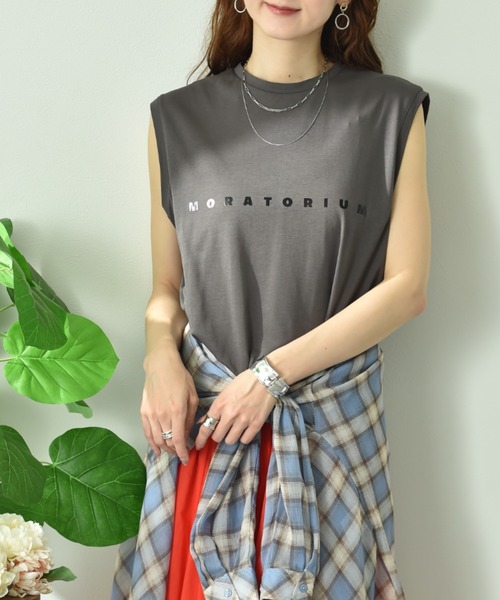 INTERPLANET（インタープラネット）の「【接触冷感・吸水速乾】箔ロゴフレンチプルオーバー（Tシャツ/カットソー・レディース・オフホワイト/チャコールグレー・FREE）」の2枚目の写真