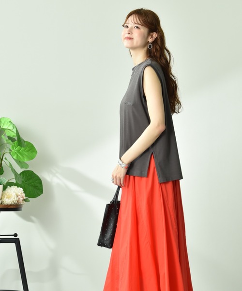 INTERPLANET（インタープラネット）の「【接触冷感・吸水速乾】箔ロゴフレンチプルオーバー（Tシャツ/カットソー・レディース・オフホワイト/チャコールグレー・FREE）」の22枚目の写真