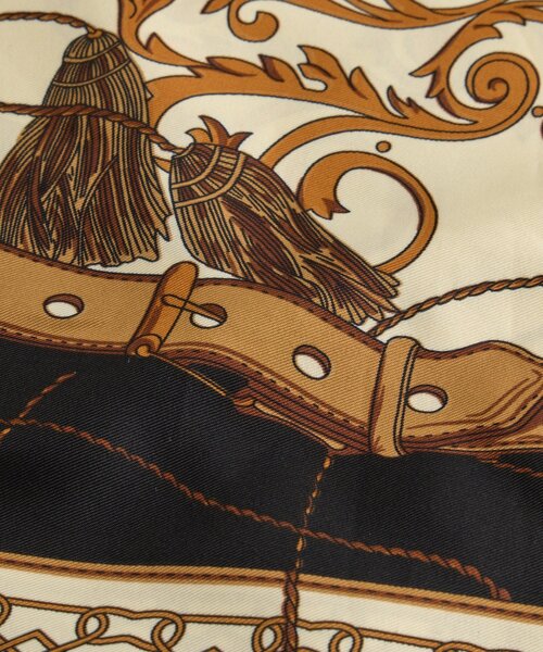 un dix cors(アンディコール)の「《こなれ感をプラス》クラシカルベルト柄スカーフ【大判 90×90】(バンダナ/スカーフ・レディース・ブルー/ブラック・FREE)」の5枚目の写真