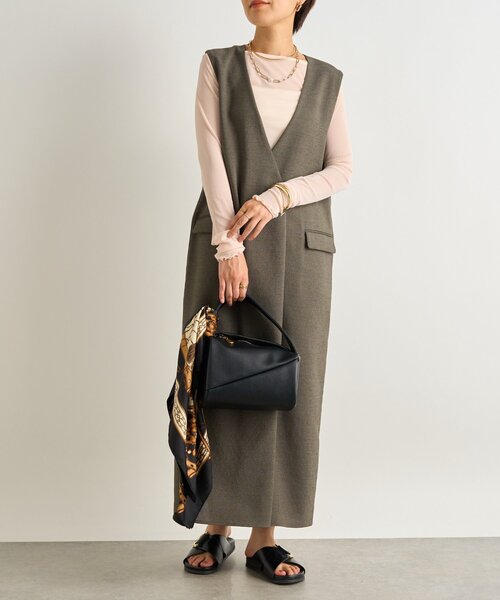 un dix cors(アンディコール)の「《こなれ感をプラス》クラシカルベルト柄スカーフ【大判 90×90】(バンダナ/スカーフ・レディース・ブルー/ブラック・FREE)」の8枚目の写真