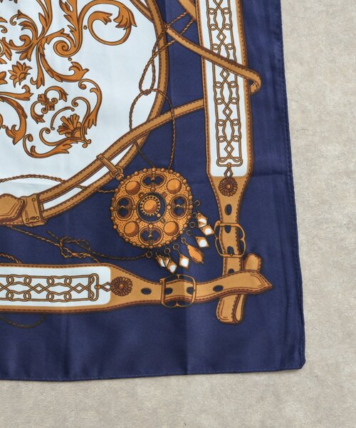 un dix cors(アンディコール)の「《こなれ感をプラス》クラシカルベルト柄スカーフ【大判 90×90】(バンダナ/スカーフ・レディース・ブルー/ブラック・FREE)」の12枚目の写真