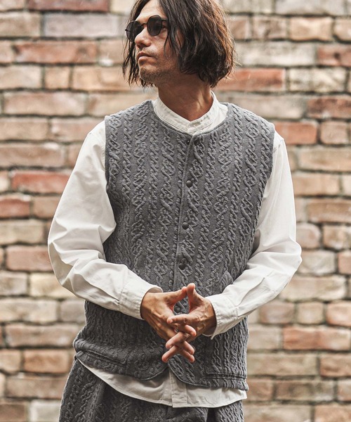 CAMBIO（カンビオ）の「mcg3696- ストレッチケーブルキルティングノーカラーベスト(CAM-7331)（ベスト・メンズ・ブラック/グレー/ネイビー・S/M/L/XL）」の3枚目の写真