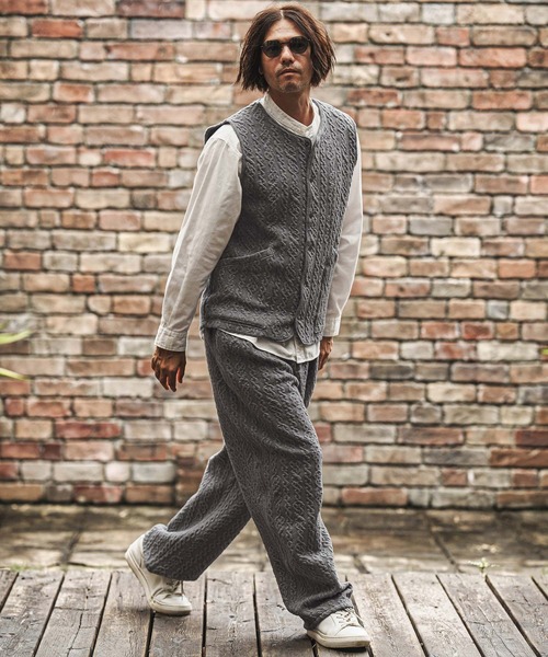 CAMBIO（カンビオ）の「mcg3696- ストレッチケーブルキルティングノーカラーベスト(CAM-7331)（ベスト・メンズ・ブラック/グレー/ネイビー・S/M/L/XL）」の13枚目の写真