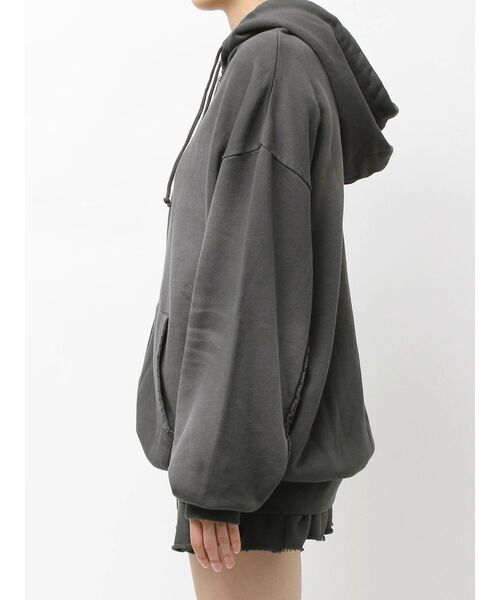 EMODA（エモダ）の「シェービングオーバージップフーディ（パーカー・レディース・グレー/ブラック/ライトグレー・FREE）」の14枚目の写真