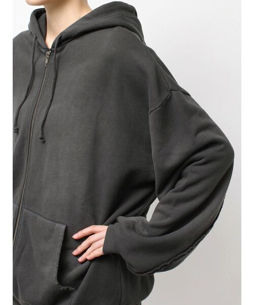 EMODA（エモダ）の「シェービングオーバージップフーディ（パーカー・レディース・グレー/ブラック/ライトグレー・FREE）」の11枚目の写真