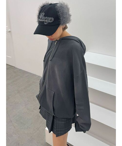 EMODA（エモダ）の「シェービングオーバージップフーディ（パーカー・レディース・グレー/ブラック/ライトグレー・FREE）」の3枚目の写真