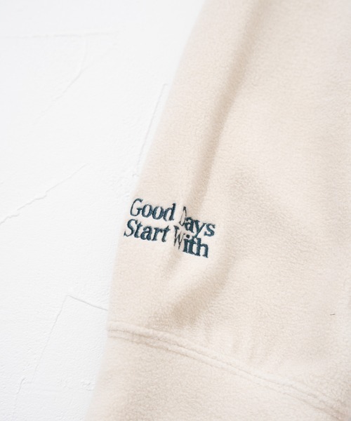 FRUIT OF THE LOOM(フルーツオブザルーム)の「【FRUIT OF THE LOOM】COZY SOFT FLEECE PULLOVER/フリーススウェット(スウェット・メンズ・ブラック/アイボリー/ブラウン・XL/L/M/S)」の10枚目の写真