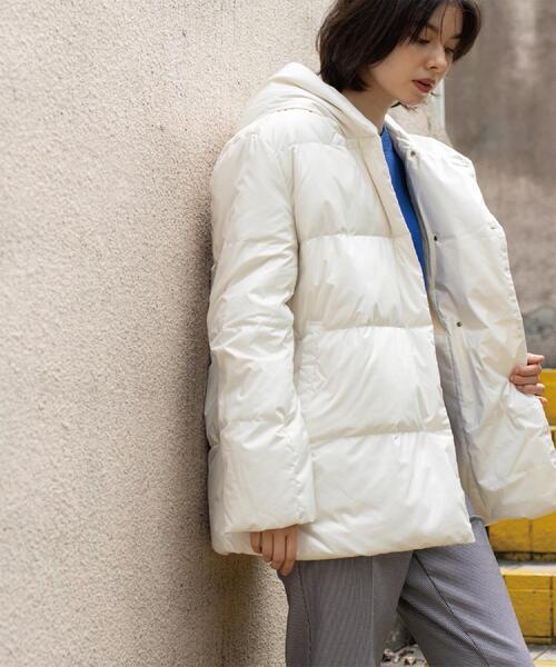 OPAQUE.CLIP（オペークドットクリップ）の「撥水フードミドルダウンコート【防風/抗菌防臭/洗濯機OK】《S～LL》（ダウンジャケット/コート・レディース・ブラック/オフホワイト/キャメル・40/38/36/42）」の11枚目の写真