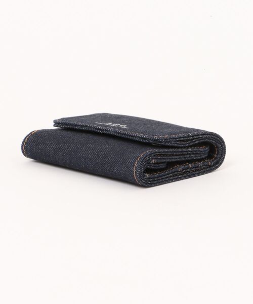 A.P.C.（アーペーセー）の「TRIFOLD DENIM STANDARD（財布・メンズ・ブルー・ONESIZE）」の3枚目の写真