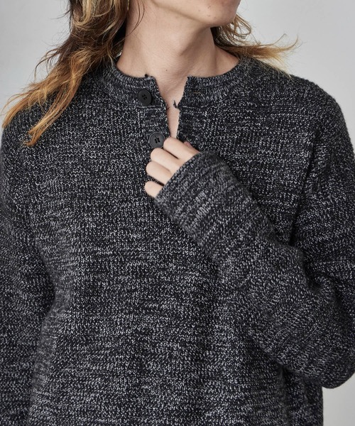 Theater code（シアターコード）の「Rib knit Henley neck knit sweater/畦編みヘンリーネックニットセーター（ニット/セーター・メンズ・ホワイト/ブラック/グレー・M/L）」の4枚目の写真