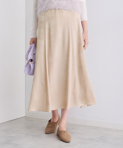 INDIVI（インディヴィ）の「【UVケア／セットアップ可能】スエード調サテンスカート（スカート・レディース・ベージュ系9/チャコールグレー/グレー系4・40/38/36/05/13/19/15 ）」の3枚目の写真