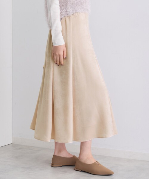INDIVI（インディヴィ）の「【UVケア／セットアップ可能】スエード調サテンスカート（スカート・レディース・ベージュ系9/チャコールグレー/グレー系4・40/38/36/05/13/19/15 ）」の5枚目の写真
