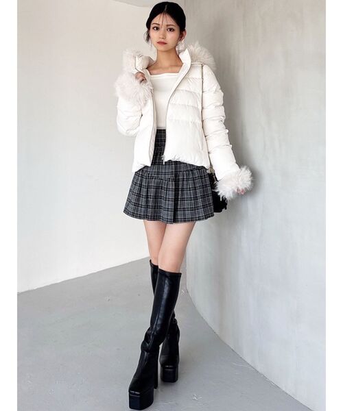 専用です　N°21 フェザー付きダウンジャケット 黒とピンク セール】 【フード取外し可/フォックス使用（取外し可）】拘りの