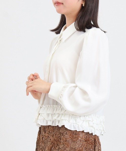 ASTORIA ODIER(アストリアオディール)の「裾フリルクロップドブラウス(シャツ/ブラウス・レディース・ホワイト/ダークグリーン/ブラウン・MEDIUM)」の20枚目の写真