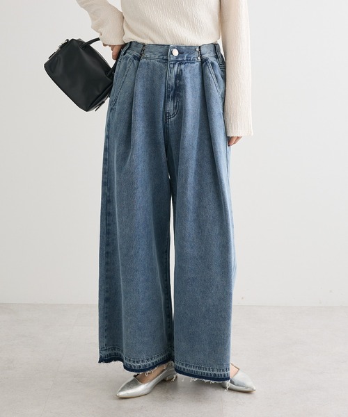Green Parks(グリーンパークス)の「タックワイドデニムパンツ(デニムパンツ・レディース・インディゴブルー/ブラック・FREE)」の2枚目の写真