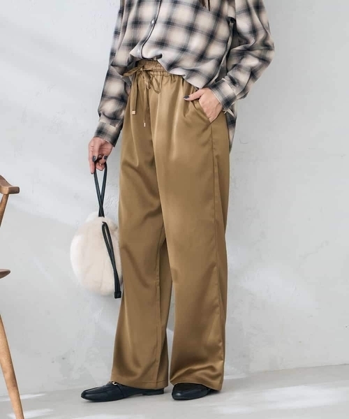 a.v.v(アーヴェヴェ)の「サテンワイドパンツ(その他パンツ・レディース・サンドベージュ/ボルドー・40/38/36)」の22枚目の写真