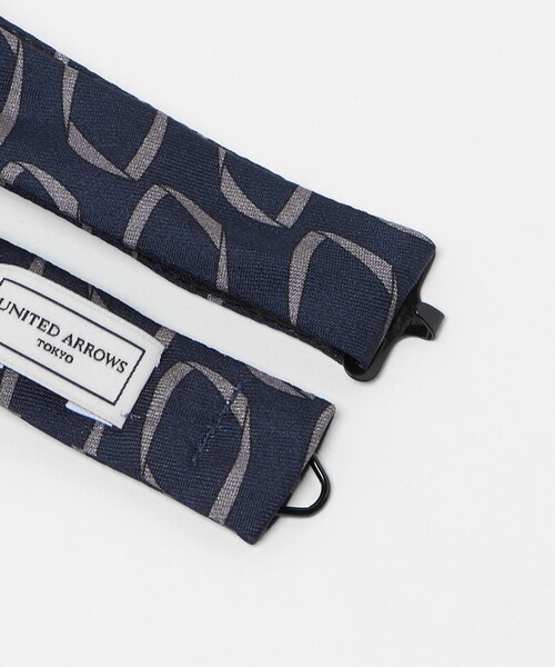UNITED ARROWS（ユナイテッドアローズ）の「ジオメトリック プリント ボウタイ（蝶ネクタイ・メンズ・ネイビー/ワイン・FREE）」の8枚目の写真