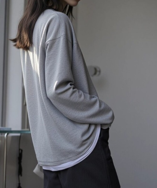cammie(キャミー)の「フロントボタンレイヤードオーバーサイズロンT(Tシャツ/カットソー・レディース・ブラック/グレー・FREE)」の5枚目の写真