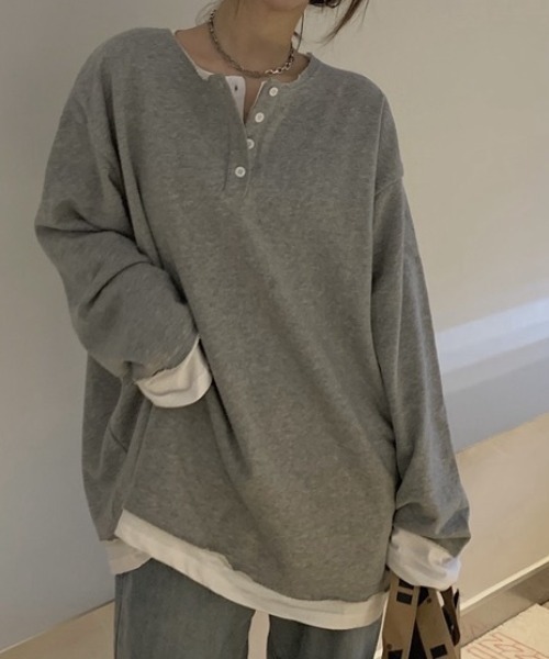 cammie(キャミー)の「フロントボタンレイヤードオーバーサイズロンT(Tシャツ/カットソー・レディース・ブラック/グレー・FREE)」の6枚目の写真