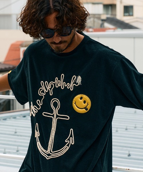 STUD MUFFIN(スタッドマフィン)の「mt10081-TCパイル アンカーロープ刺繍スマイルパフパッチオーバーサイズSSシャツ Tシャツ(614-02880)(Tシャツ/カットソー・メンズ・ホワイト/ブラック/ミックスグレー・2/3/4)」の4枚目の写真